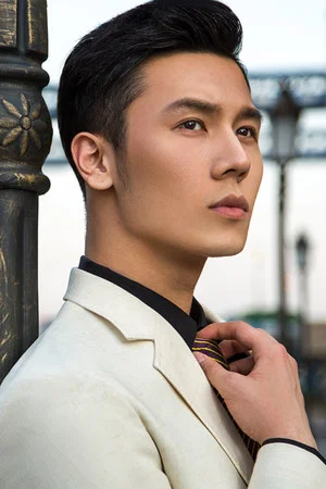 Photo of Tan Bolin from the Latest Netflix gallery