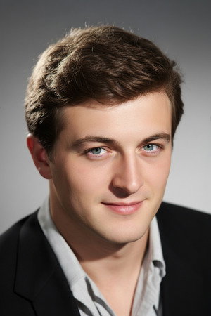 Müşfik Kenter photo