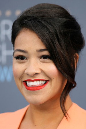 Gina Rodriguez photo