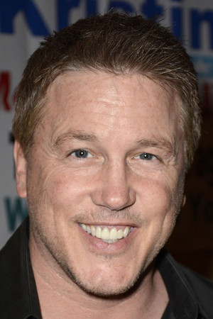 Lochlyn Munro photo