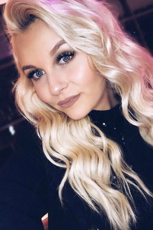 Photo of Dagi Bee from the Latest Netflix gallery