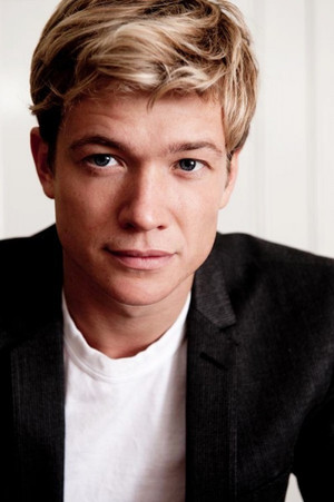 Ed Speleers photo