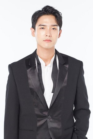 Patnithi Saranwatnakul photo