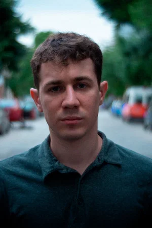 Photo of Santiago Lago from the Latest Netflix gallery