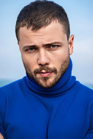 Photo of Tolga Sarıtaş from the Latest Netflix gallery