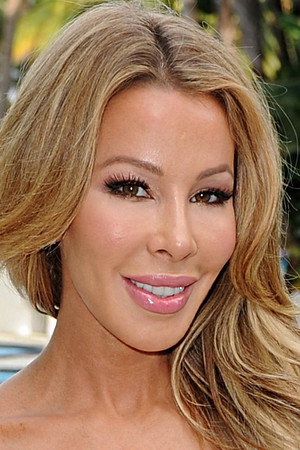 Photo of Lisa Hochstein from the Latest Netflix gallery