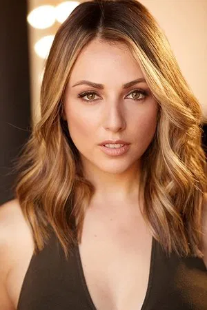 Photo of Nicola Posener from the Latest Netflix gallery