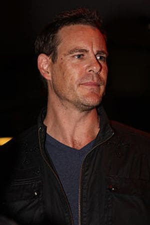 Aaron Jeffery photo