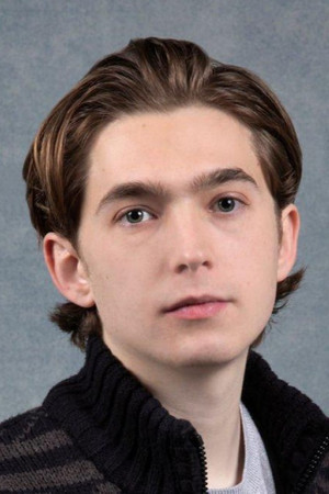 Photo of Austin Abrams from the Latest Netflix gallery