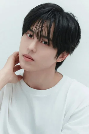 Photo of 이도경 from the Latest Netflix gallery