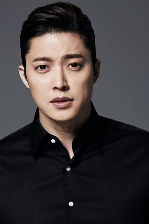 Photo of Min Ji-Hyuk from the Latest Netflix gallery