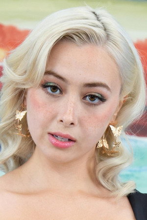 Photo of Chloe Surreal from the Latest Netflix gallery
