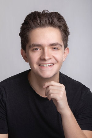 Photo of Anuar Velázquez from the Latest Netflix gallery