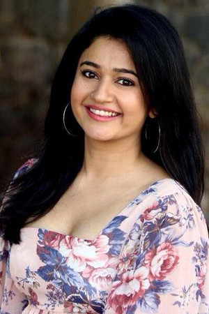Poonam Bajwa photo