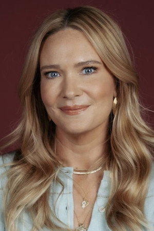 Photo of Sarah J. Maas from the Latest Netflix gallery