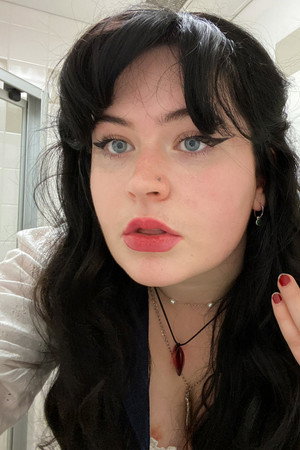 Photo of Isabella Kerrigan from the Latest Netflix gallery