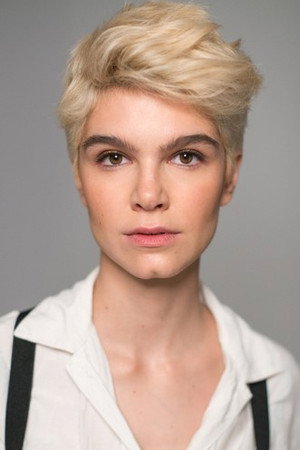Photo of Julia Piera from the Latest Netflix gallery