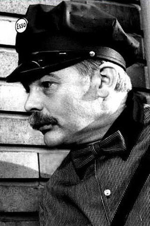 Photo of René-Jean Chauffard from the Latest Netflix gallery