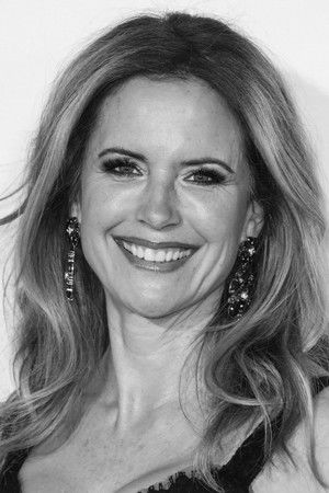 Kelly Preston photo
