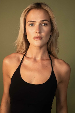 Photo of Lily Speiser from the Latest Netflix gallery