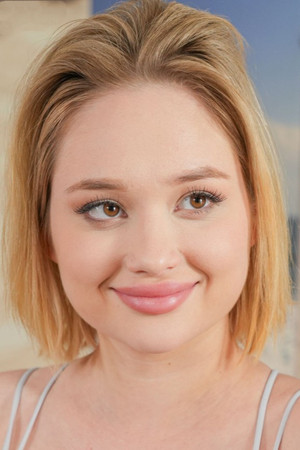 Photo of Jessie Ames from the Latest Netflix gallery