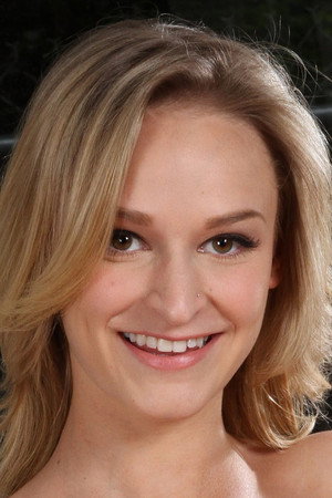 Photo of Emma Hix from the Latest Netflix gallery