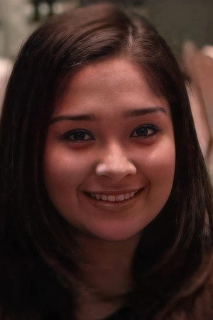 Photo of Anna Larrucea from the Latest Netflix gallery