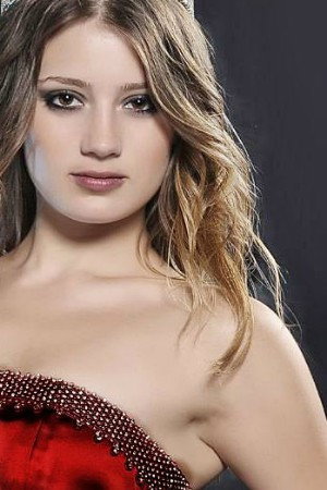 Gizem Karaca photo