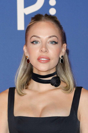 MacKenzie Porter photo
