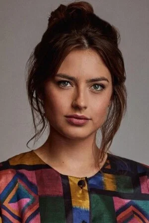 Photo of Sophie Bouquet from the Latest Netflix gallery