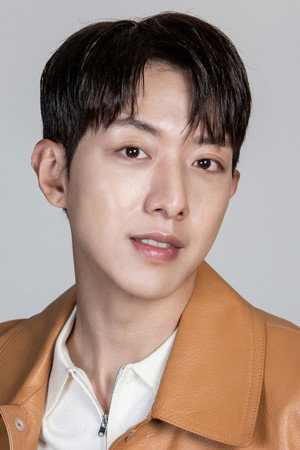 Photo of Lee Jung-shin from the Latest Netflix gallery