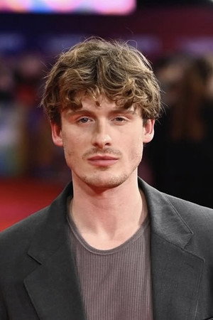 Photo of Giles Surridge from the Latest Netflix gallery
