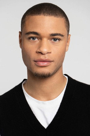 Photo of Evandro Gomes from the Latest Netflix gallery