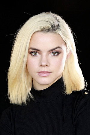 Photo of Shelby Cobb from the Latest Netflix gallery