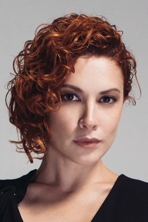 Açelya Topaloğlu photo