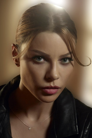 Lauren German photo