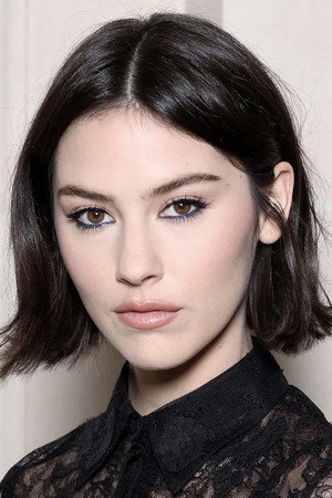 Photo of Gracie Abrams from the Latest Netflix gallery