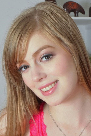 Photo of Dolly Leigh from the Latest Netflix gallery