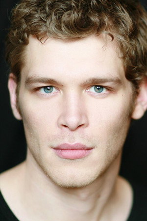 Joseph Morgan photo