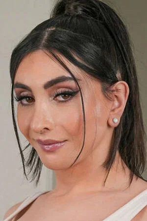 Photo of Sarah Alexis from the Latest Netflix gallery