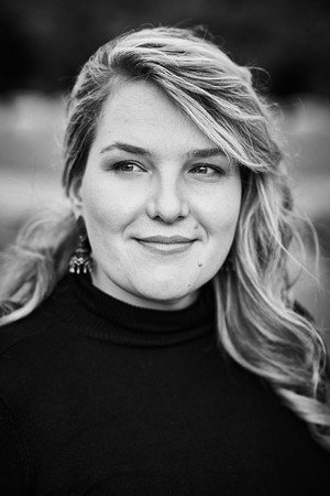 Photo of Anna Hints from the Latest Netflix gallery