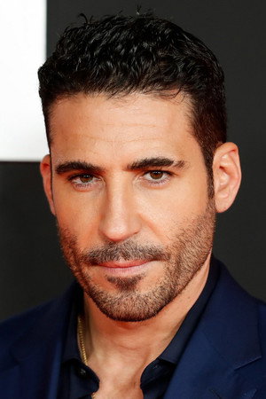 Miguel Ángel Silvestre photo
