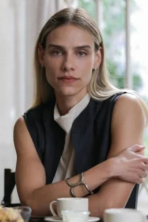 Photo of Isabelle Nassar from the Latest Netflix gallery
