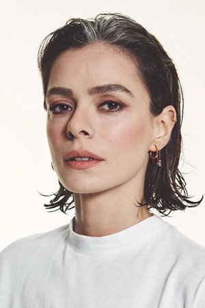 Özge Özpirinçci photo