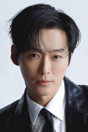 Photo of Namkoong Min from the Latest Netflix gallery