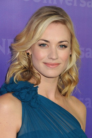 Yvonne Strahovski photo