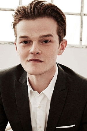 Robert Aramayo photo