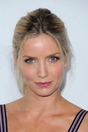 Annabelle Wallis photo