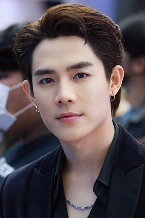 Tinnakorn Puwasakdiwong photo