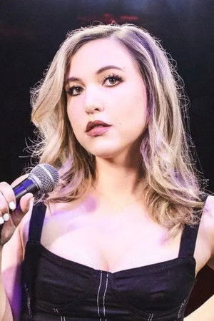 Taylor Tomlinson photo